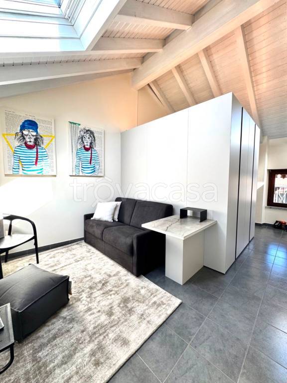 appartamento in vendita a Luino in zona Torretta