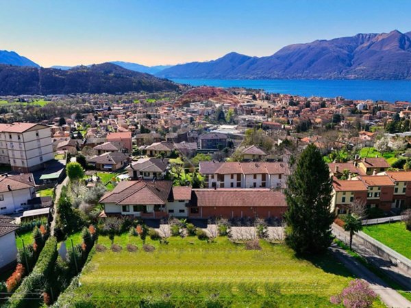 casa indipendente in vendita a Luino