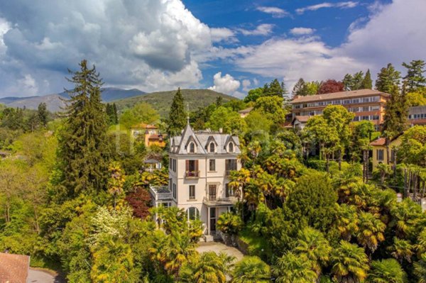 casa indipendente in vendita a Luino