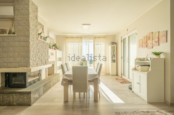 casa indipendente in vendita a Luino