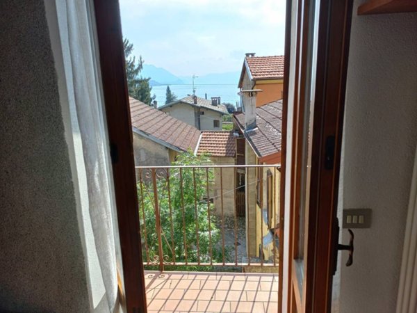 appartamento in vendita a Luino in zona Colmegna