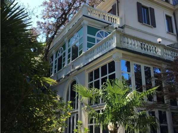 casa indipendente in vendita a Luino