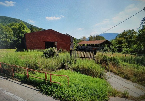 locale di sgombero in vendita a Luino
