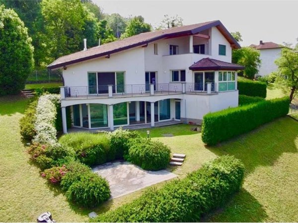 casa indipendente in vendita a Luino