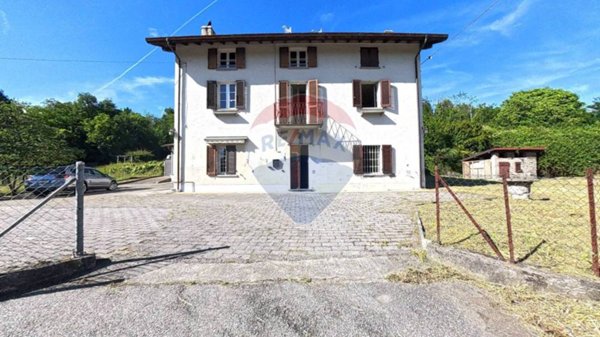 casa indipendente in vendita a Luino