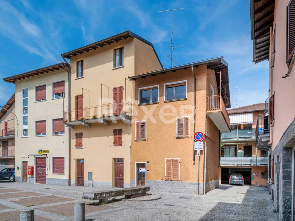 casa indipendente in vendita a Luino