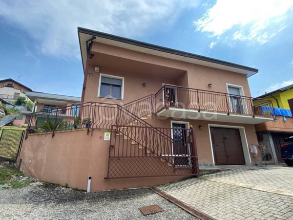 casa indipendente in vendita a Luino in zona Voldomino