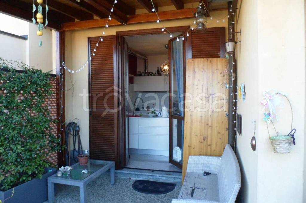 casa indipendente in vendita a Luino in zona Poppino