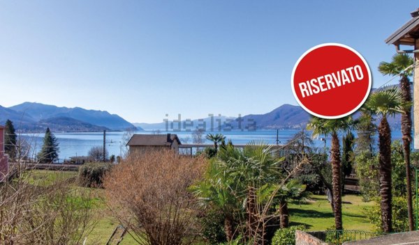appartamento in vendita a Luino in zona Colmegna