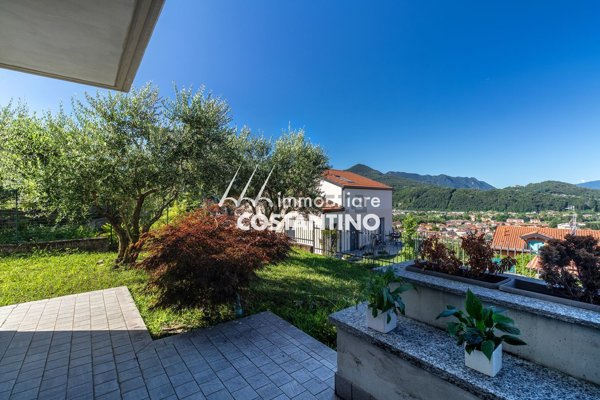 casa indipendente in vendita a Luino