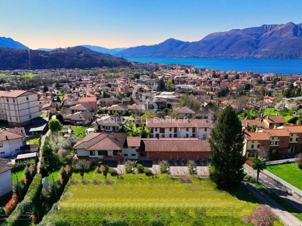 casa indipendente in vendita a Luino