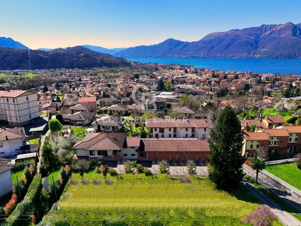 casa indipendente in vendita a Luino