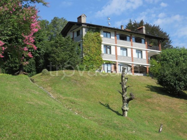 casa indipendente in vendita a Luino