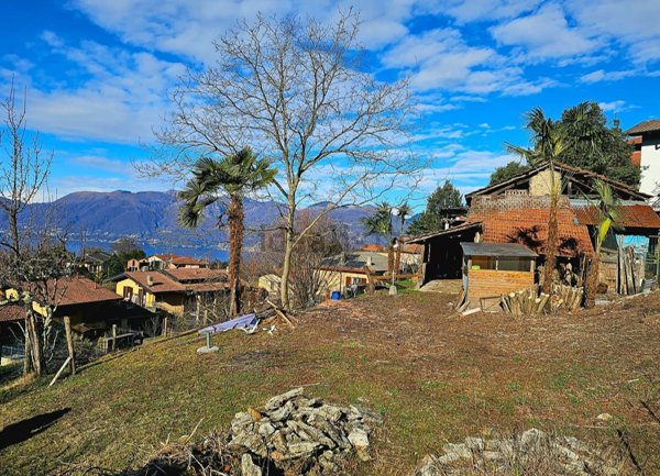 quadrivano in vendita a Luino in zona Longhirolo