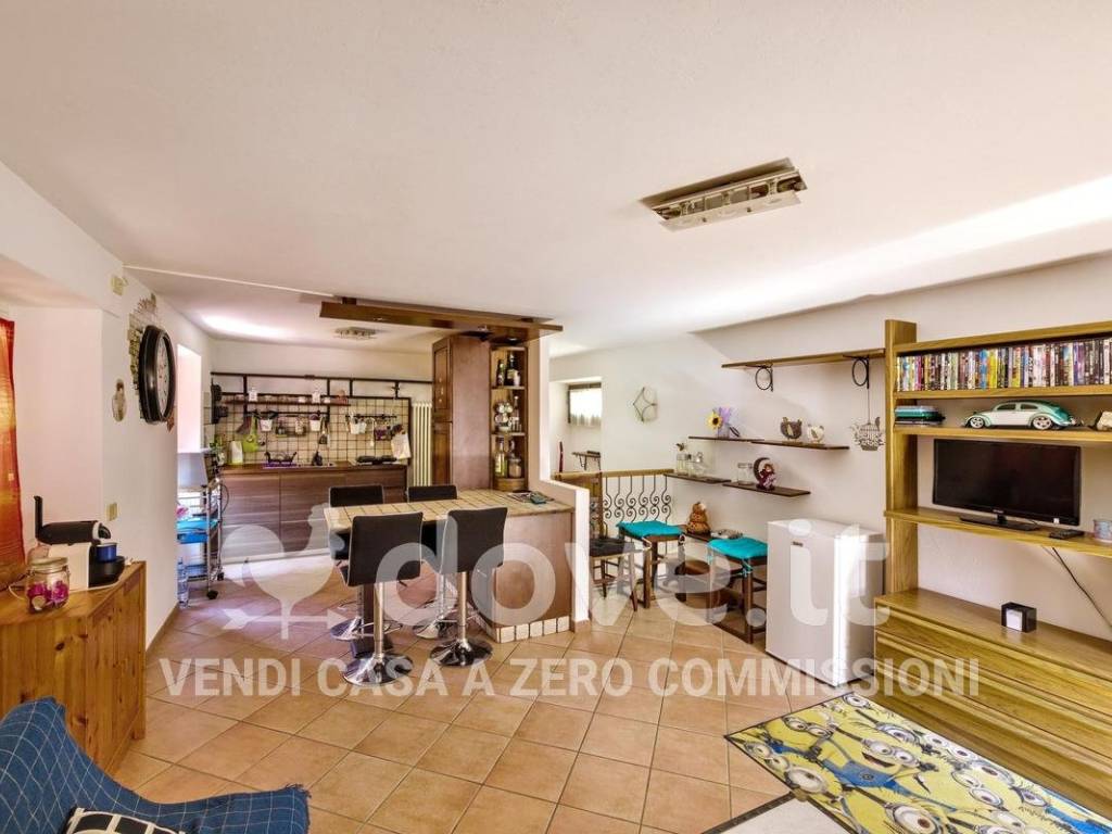 appartamento in vendita a Luino in zona Poppino