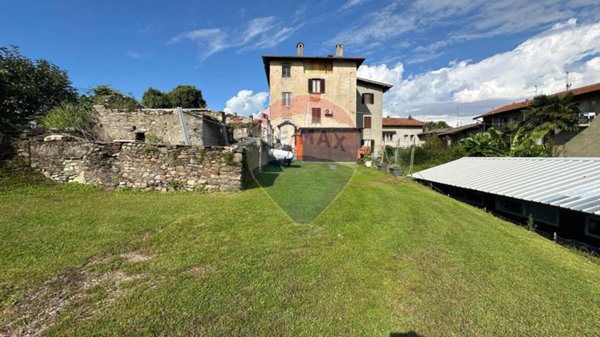 appartamento in vendita a Luino in zona Pianazzo
