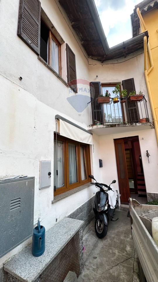 appartamento in vendita a Luino in zona Motte