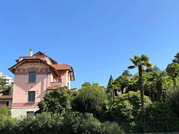 casa indipendente in vendita a Luino