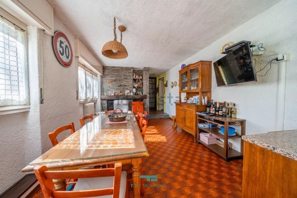 casa indipendente in vendita a Luino