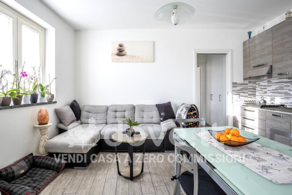 appartamento in vendita a Luino in zona Voldomino