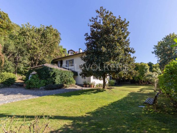 casa indipendente in vendita a Luino