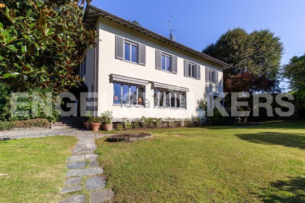 casa indipendente in vendita a Luino