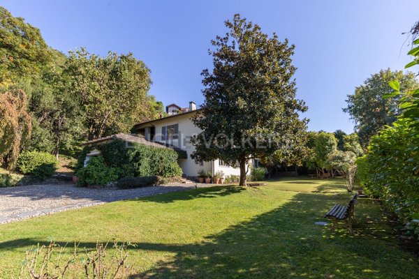 casa indipendente in vendita a Luino