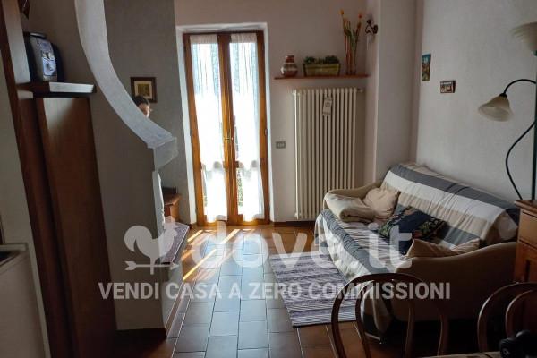 appartamento in vendita a Luino in zona Colmegna