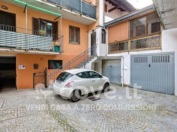 casa indipendente in vendita a Luino in zona Fornasette