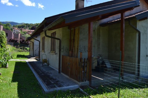 casa semindipendente in vendita a Luino
