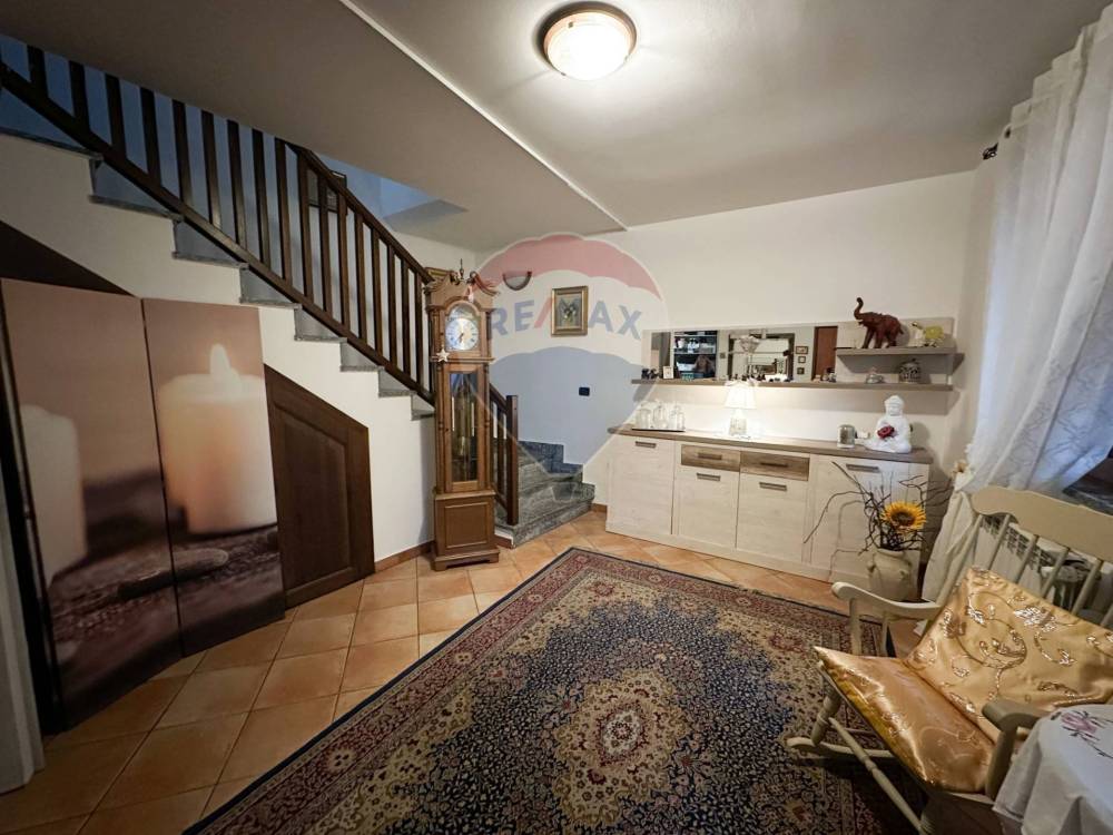casa indipendente in vendita a Luino in zona San Pietro
