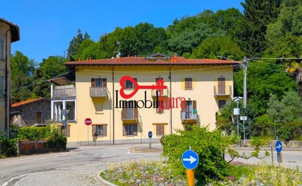 appartamento in vendita a Luino in zona Poppino