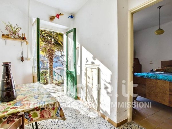 appartamento in vendita a Luino in zona Colmegna