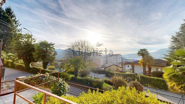 casa indipendente in vendita a Luino