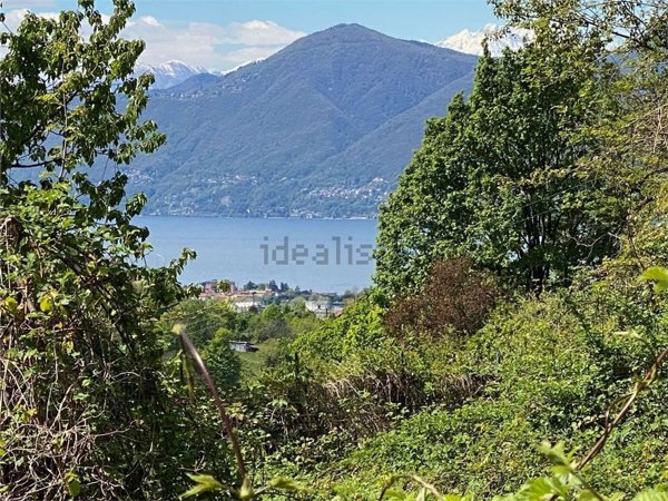 casa indipendente in vendita a Luino