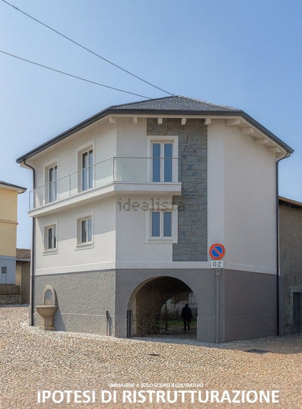 casa indipendente in vendita a Luino in zona Voldomino