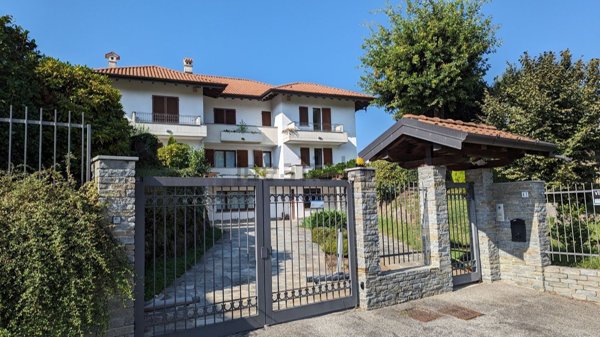 casa indipendente in vendita a Luino