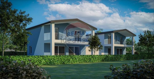 casa indipendente in vendita a Luino