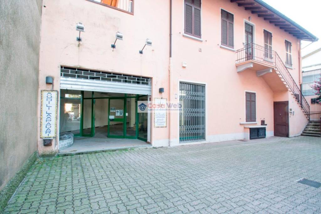 negozio in vendita a Luino