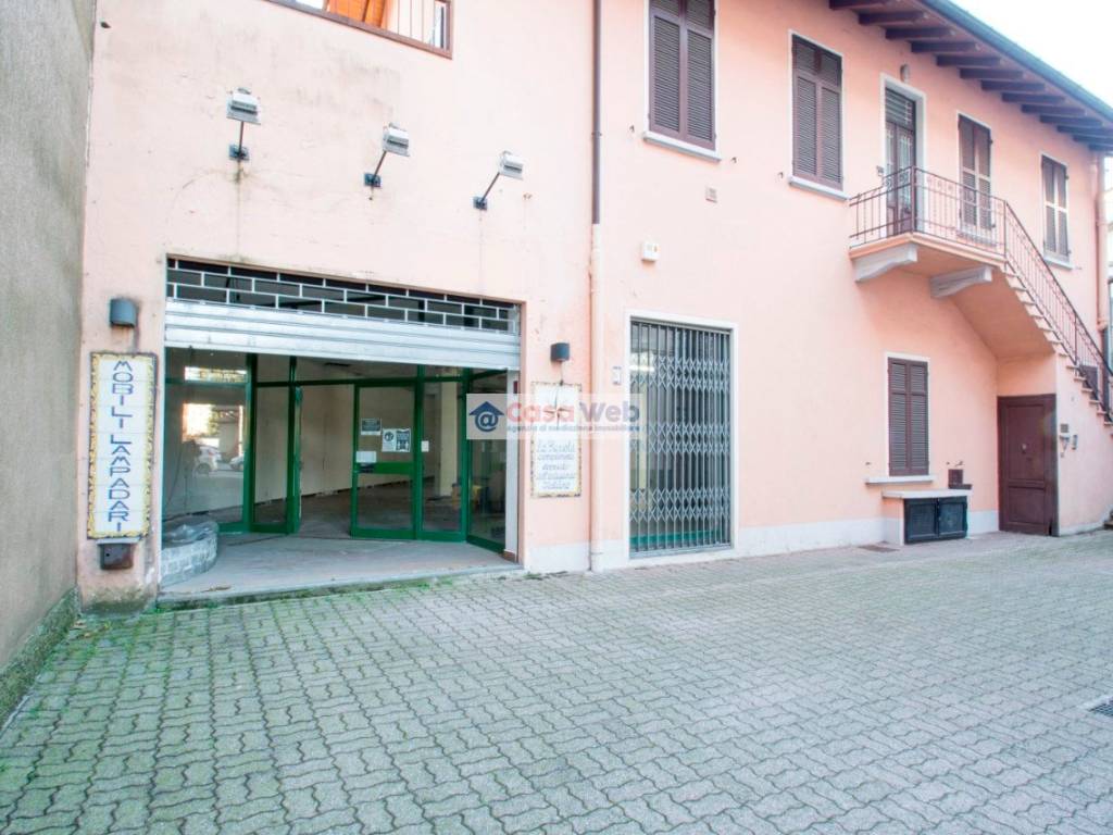 negozio in vendita a Luino