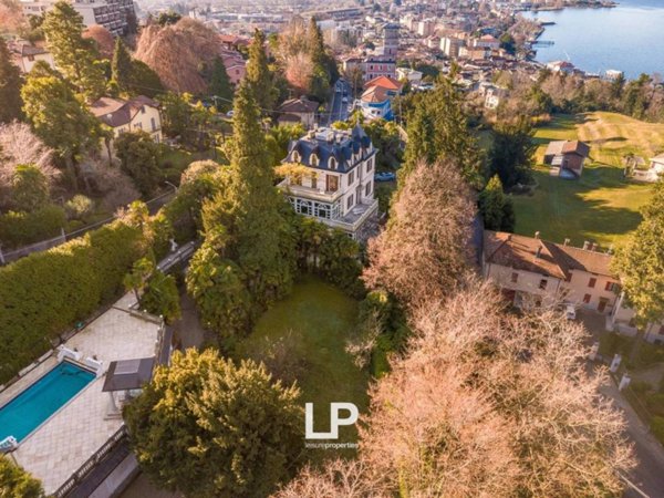 casa indipendente in vendita a Luino