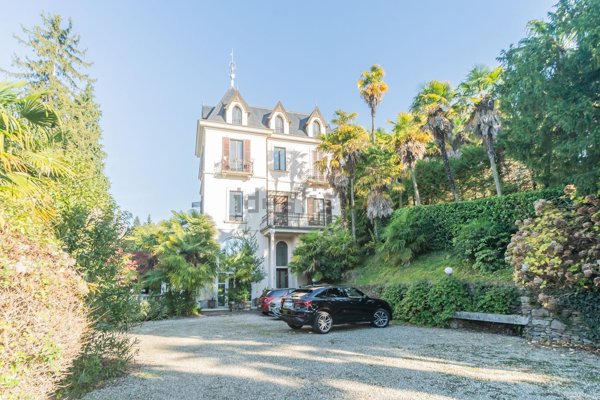 casa indipendente in vendita a Luino