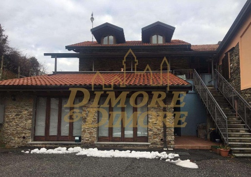 casa indipendente in vendita a Luino