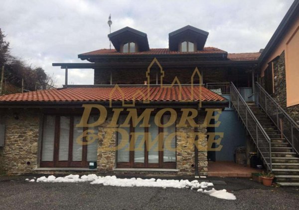 casa indipendente in vendita a Luino