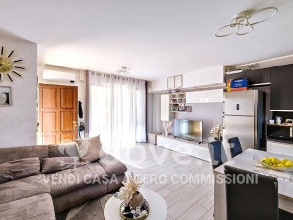 appartamento in vendita a Luino in zona Fornasette