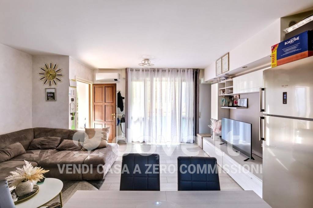 appartamento in vendita a Luino in zona Fornasette