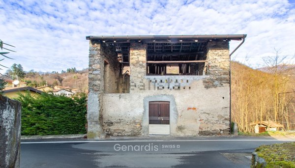 appartamento in vendita a Luino in zona Pianazzo