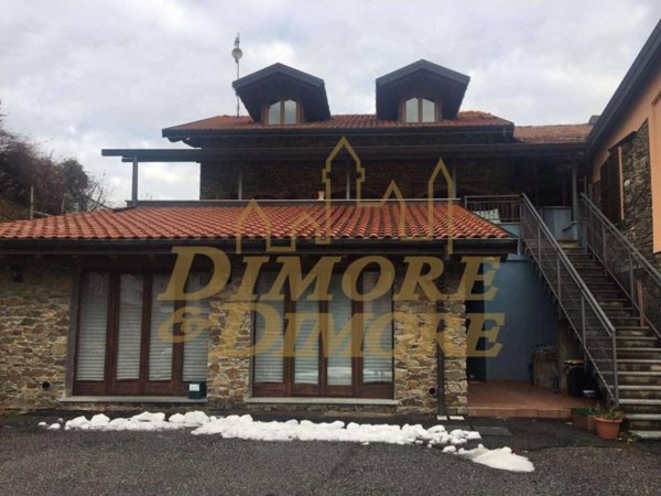 casa indipendente in vendita a Luino in zona Pianazzo