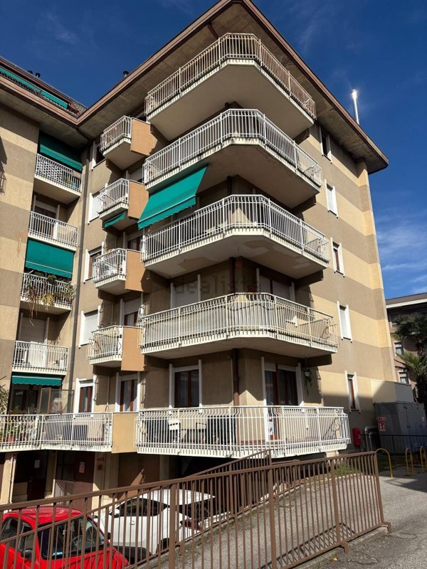 appartamento in vendita a Luino in zona San Pietro