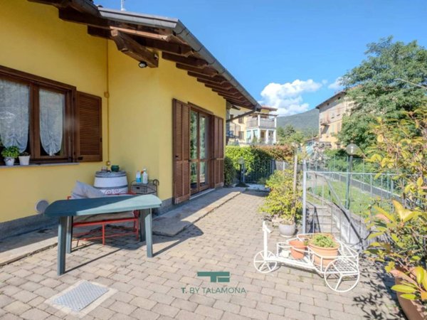 appartamento in vendita a Luino in zona Poppino